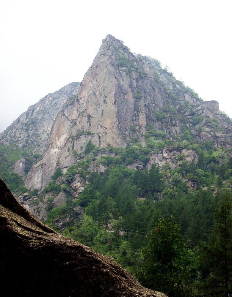 SCOGLIO DI MROZ - Rifugio Pontese