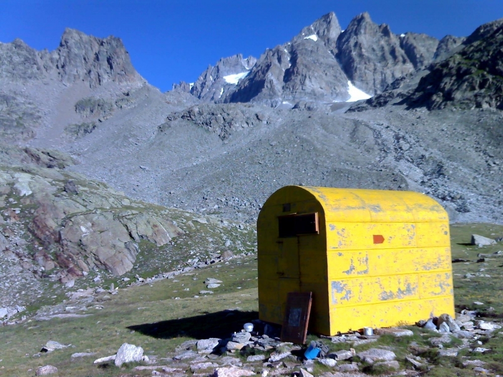 BIVACCO IVREA 2745 m - Rifugio Pontese